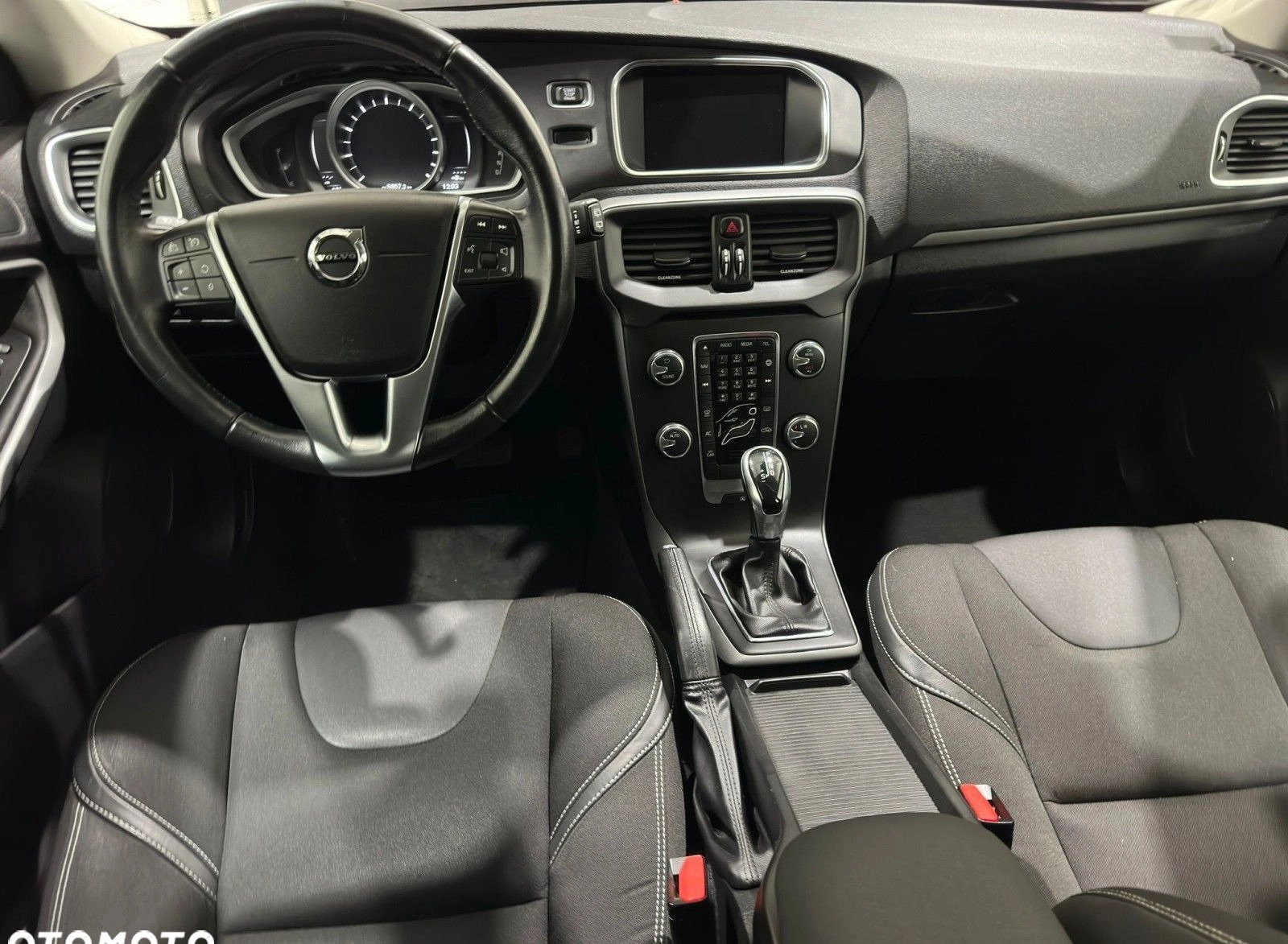 Volvo V40 cena 44900 przebieg: 72588, rok produkcji 2017 z Mrągowo małe 436